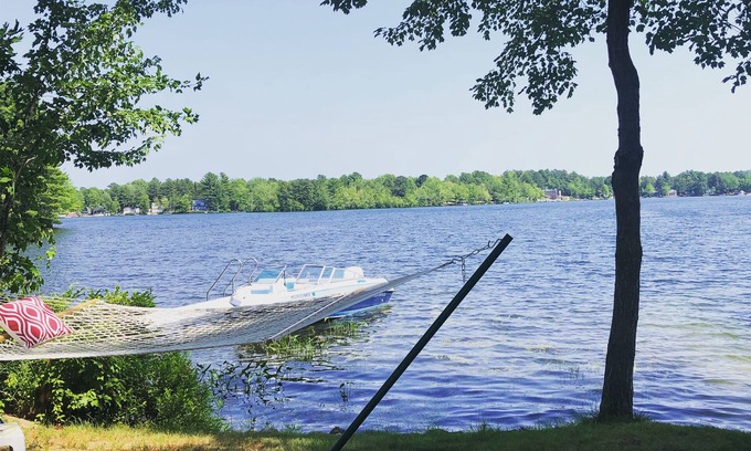 Shapleigh Casa | Disfruta el otoño en Maine en esta cabaña frente al mar