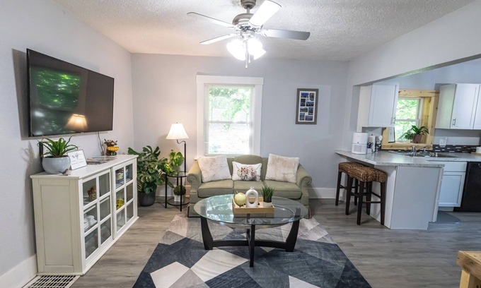 Greater South Side Casa | Family & Pet-Friendly 2BR Retreat Near Downtown