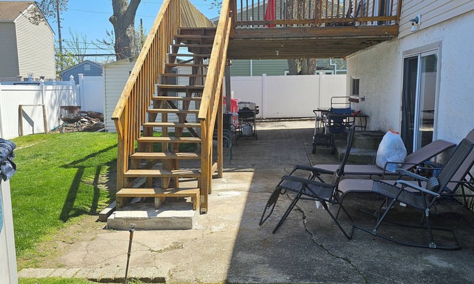 Island Park Casa | Family/Pet-Friendly 3 bedroom Apartment close to the beach.