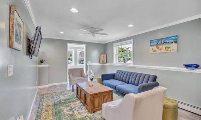Hampton Apartamento | Family, Pet & Kid-Friendly Apartment - Backyard - Grill