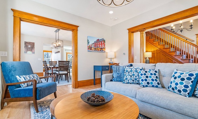 Cedar Falls Casa | Best for family and friends. We have everything you need.