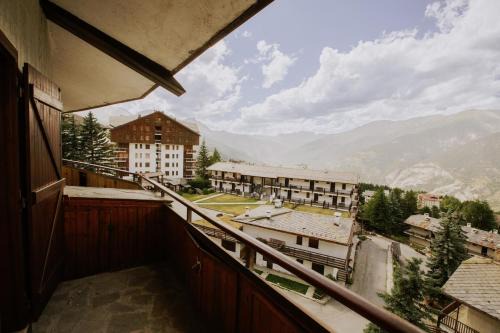 Sauze d'Oulx Apartamento | Family relaxation 2 minutes from the slopes - Parking & WiFi