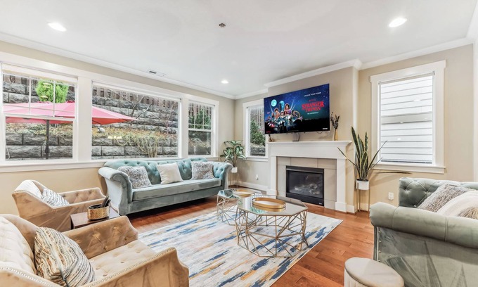 Beaverton Casa | Family Relocation Ready! Spacious 5 bed home — Pets Welcome, Near Nike & Intel