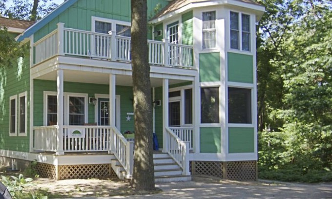 Michigan City Casa | Retiro familiar * Beachwalk * Grill * AC * WiFi gratis * Mesa de billar * Bicicletas * Grill * Baby Equip