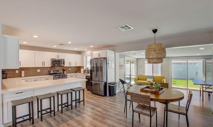 Camelback East Casa | Family Retreat By Old Town w Pool