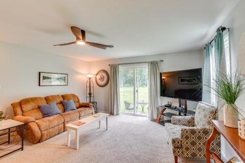 Elizabethtown Casa | Family Retreat Near Hersheypark with Horse Farm View