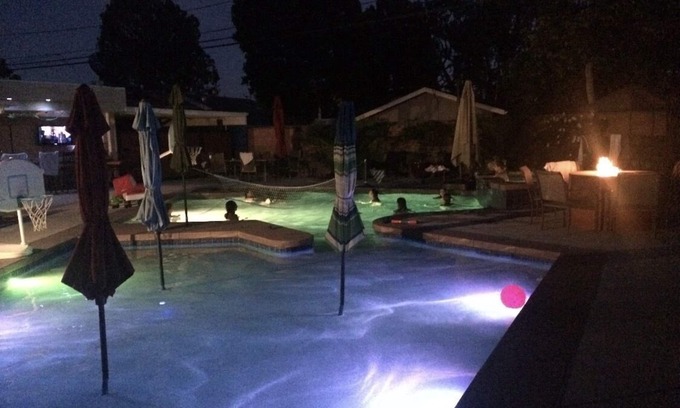 The Plaza Casa | Family Retreat near Disney, Knotts, Beaches, Aquarium, Gondala, Entertainment.