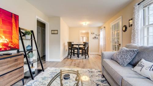 Beaver Hills Casa | Family Retreat Near Yale - Stylish Free Wifi