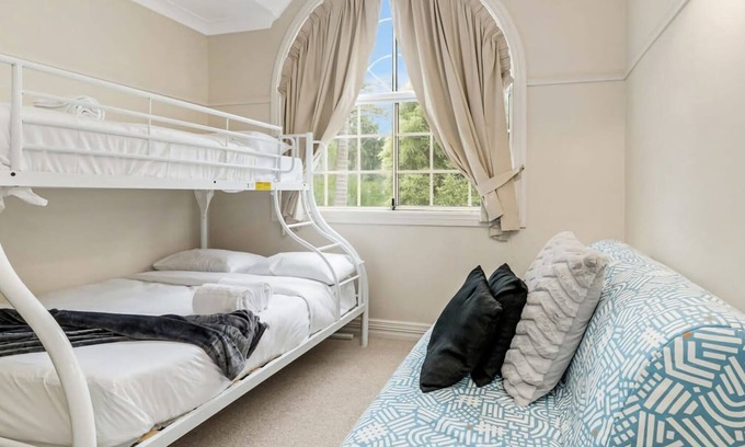Surf Beach Casa | Family Retreat Surf Beach NSW