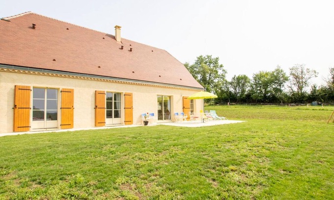 Sainte-Orse Cabaña | Casa nueva con terraza, cerca de atracciones turísticas y naturaleza