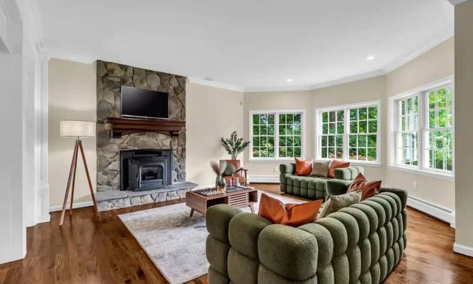 Stony Point Villa | Family Retreat with Autumn Views and Game Room