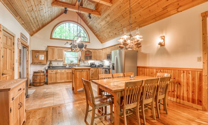 Millville Chalet De Esquí | "Charming 3-Bedroom Chalet in Harpers Ferry, WV: Perfect Escape"