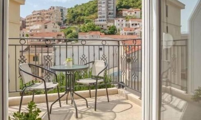Golubovina Apartamento | Family Rooftop Apartment Magi Budva