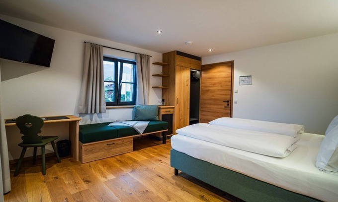 Gaißach Casa | Family room - Hotel and Landgasthof Zachschuster