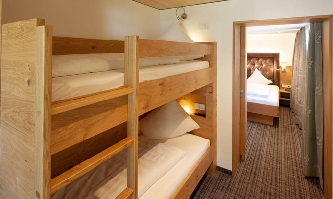 Damuels Casa | Family room - Hotel Restaurant Alpenblume