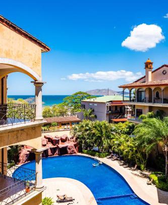 Tamarindo Apartamento | Family Setting, Big Pool Beach Facing In Towns