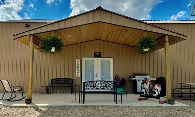 Grandin Casa | Family sized barndominium. Sleeps up to 10 comfortably.