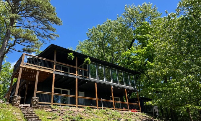 Rogers Casa | Family sized cozy mountain cabin with lake views from both sides of the house!