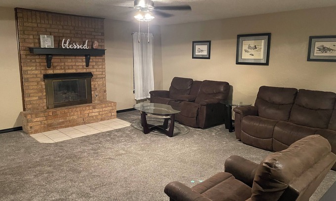 Weatherford Casa | Family-sized home in quiet neighborhood in Weatherford, OK