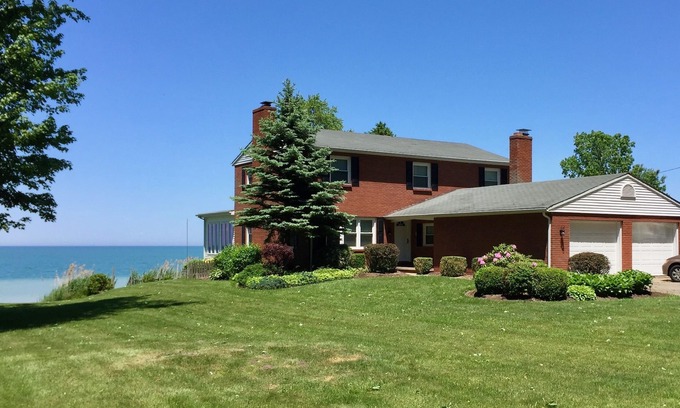 Madison-on-the-Lake Casa | Familia de los veranos, frente al lago en el lago Erie