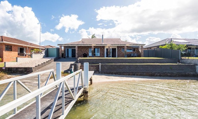Yamba Casa | Family Tides LJHooker Yamba