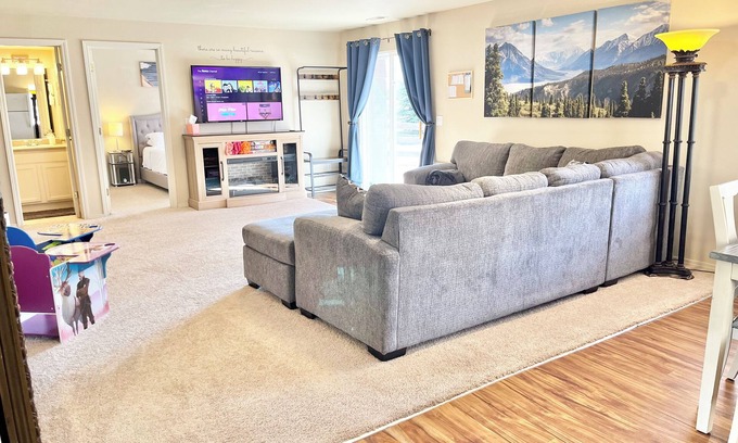 Monument Casa | Family Time Basement Suite-Beauty Parlor, Play Room, Hot Tub, Yard, Fire pit