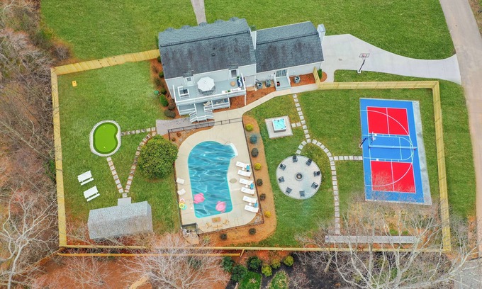 Greensboro Casa | Family Tranquil Retreat - Pool, HotTub, Golf, More