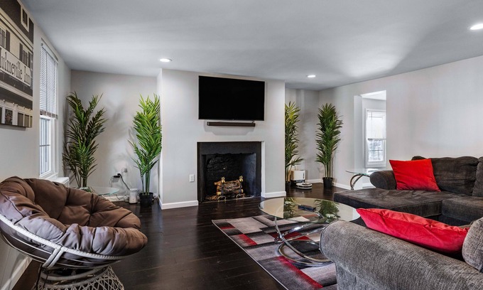 Oakford Casa | Family/Travelers! Near Philadelphia, Sesame Place, Six Flags, Parx, NJ & NY!!!!!