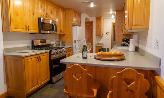 Midway Casa | Family Vacation~heated In/out Pool, Tubing & Ice Skating 719 3 Bedroom Townhouse by RedAwning