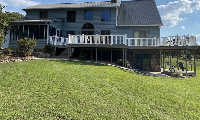 Vonore Cabaña | Family Vacation on the Lake!! Private Dock Plus Game Room!