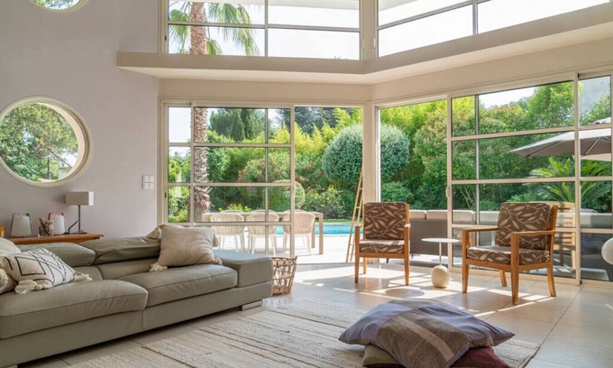 Castelnau-le-Lez Casa | Family Villa With Pool Walking Distance to the Center of the Village