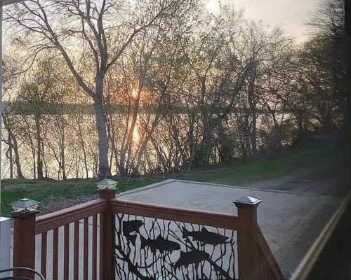 Ortonville Casa | Family Waterfront Villa