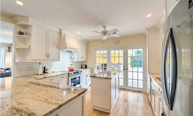 Southgate Casa | Family With Pool, Games, Dock, Fishing, Golf 4 Bedroom Home by RedAwning