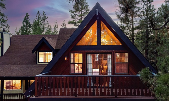 Big Bear Cabina | 🐻FamilyCabin🍿TheaterRoom🎱GameRoom🔋EVCharger 🐶PetFriendly