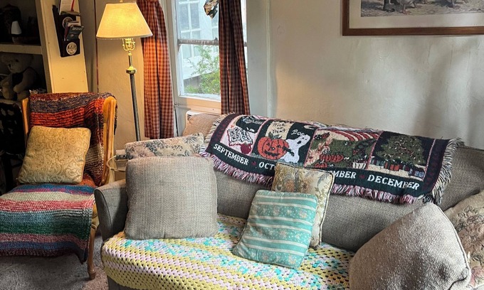 Castella Cabaña | Famous fully furnished castle stone inn in nor cal