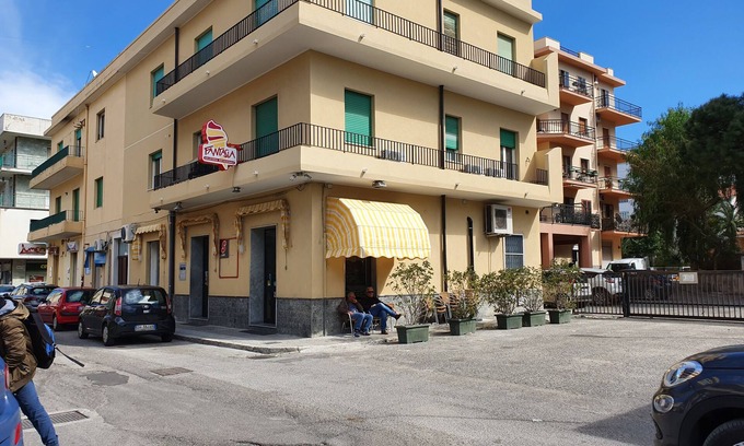 Pellaro Cama Y Desayuno | Fancy B & B - Coffee Bar Ice Cream Parlour
