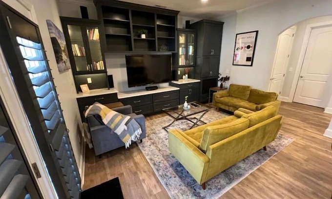 Garner Casa | Fancy Private Basement near DTR