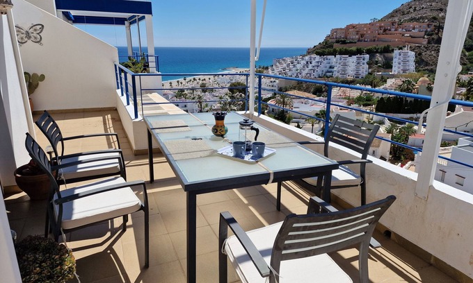 Ventanicas-El Cantal Apartamento | Fantástico apartamento en la planta alta ( ático) con increíbles vistas al mar