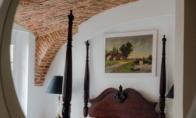 Donji Grad Condominio | Fantabulous Old-Town Condo