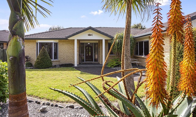 Bowentown Casa | Fantails Roost - Bowentown Holiday Home