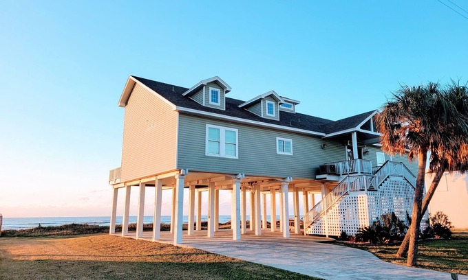 Indian Beach Casa | FantaSea House, Beachfront 6 Bedroom Beauty Sleeps 20
