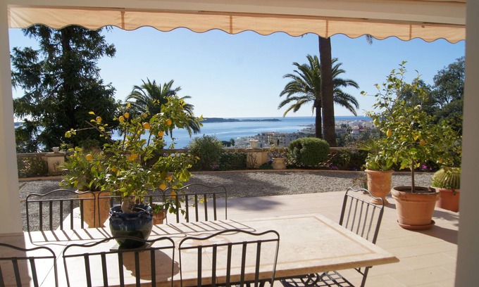 California - Pezou Apartamento | Encantador apartamento-villa, 180 ° vista al mar, tranquilo, terraza sublime, jardín
