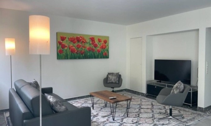 Fluntern Apartamento | Fantastic 2 BD flat: quite, sunny, central (Duke1)