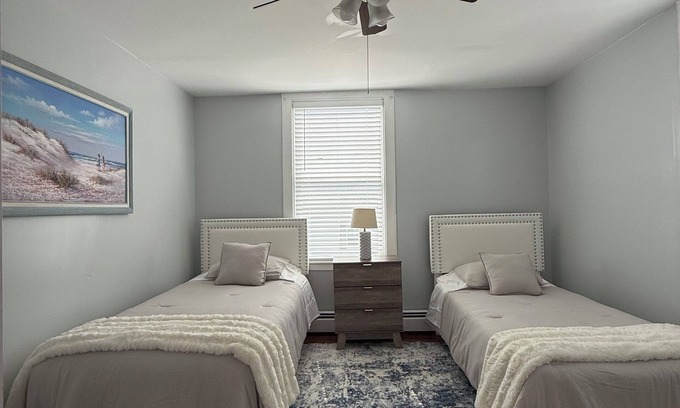 Beverly Apartamento | Fantastic 2-bedroom apartment in Beverly by the beach - near historic Salem