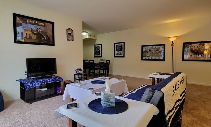 State College Apartamento | Fantastic 3 Bedroom 2 Bathroom Nittany Lion's Den! Where Fandom Never Ends!