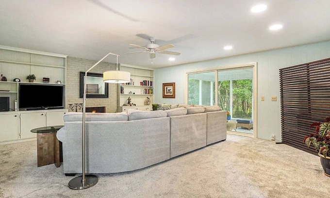 Reeds Lake Casa | Fantastic 3-bedroom house with AC in Grand Rapids