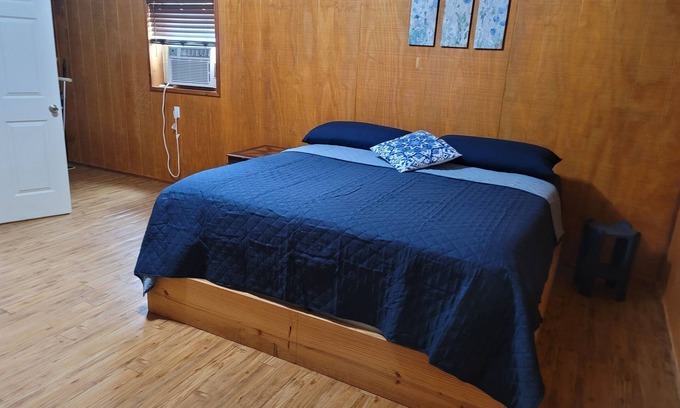 Justiceburg Casa | Fantastic 3-bedroom house with AC in Justiceburg. 7 miles from Lake Alan Henry.