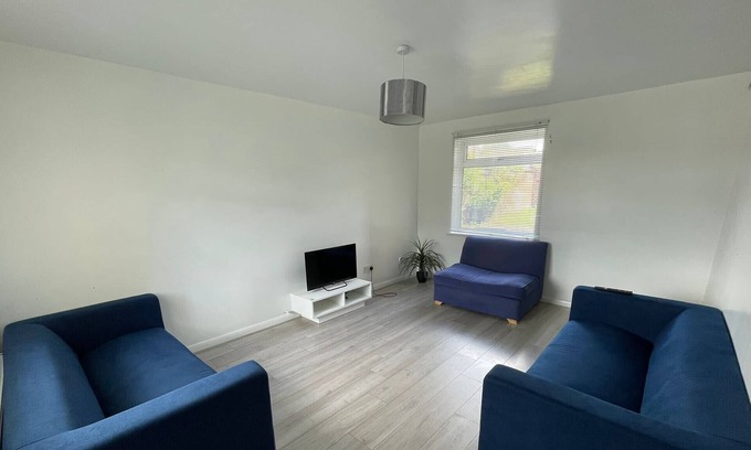 Little Eaton Casa | Fantastic 4 bedroom House Great for Family & Friends