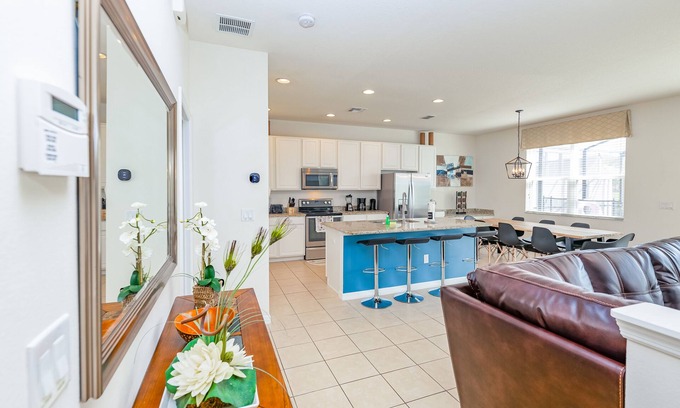 Bellavida Casa | Fantastic 4br 3ba with Pvt Pool with Lake view near to Disney
