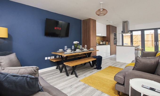Failsworth Casa | Fantastic 5 Bed House in Manchester by PureStay